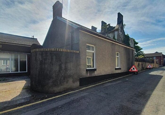 2 Bedroom Detached Bungalow To Rent In Glantawe Street, Morriston, Swansea, SA6