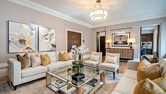 2 Bedroom Flat To Rent In Duke Street, Mayfair, London, W1K