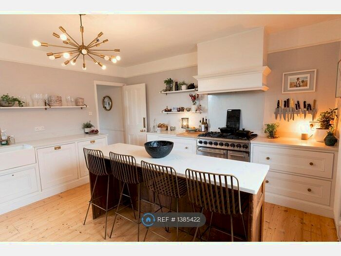 4 Bedroom Flat To Rent In Sandrock Road, Tunbridge Wells, TN2