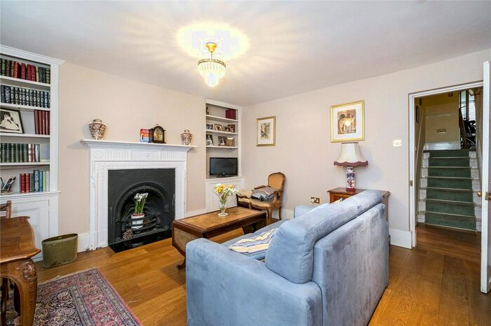 4 Bedroom Terraced House To Rent In Cloudesley Square, Barnsbury, London, N1