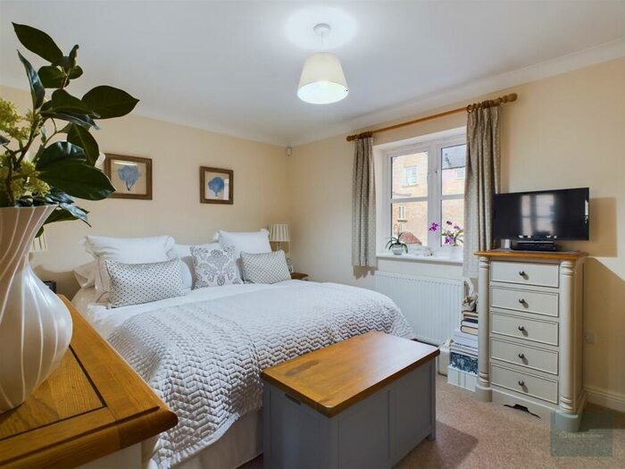 2 Bedroom Apartment For Sale In Stones Court, Bradford On Avon, BA15