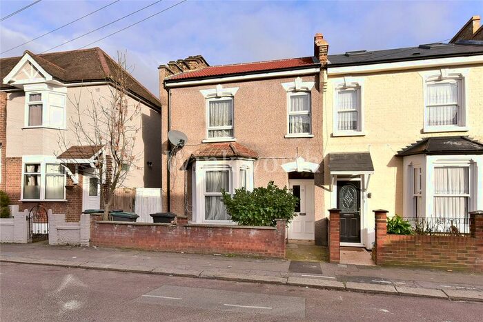 4 Bedroom Terraced House To Rent In Terrick Road, Wood Green, London, N22