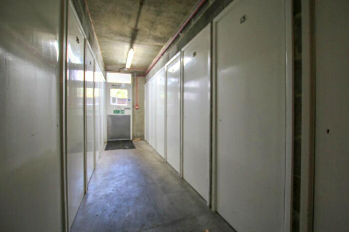 2 Bedroom Flat To Rent In Banfor Court, Clarendon Road, Wallington, SM6