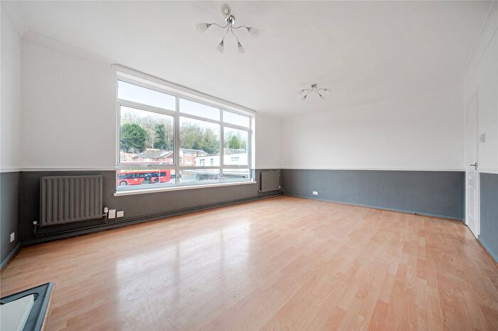 2 Bedroom Flat For Sale In Rosehill Road, Biggin Hill, Westerham, Kent, TN16