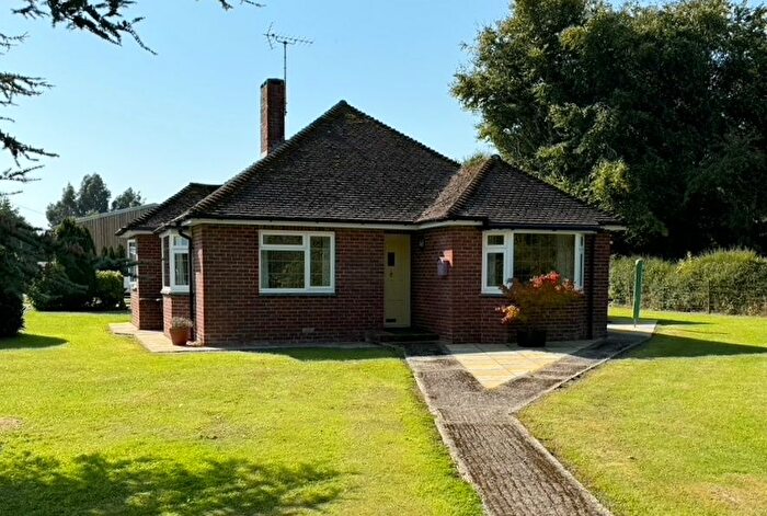 3 Bedroom Bungalow For Sale In Rotten Row, Chichester, PO20