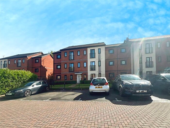 2 Bedroom Flat To Rent In Deans Gate, Willenhall, West Midlands, WV13