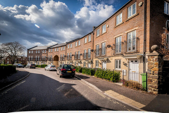 3 Bedroom Town House To Rent In Fleming Way, Exeter, EX2