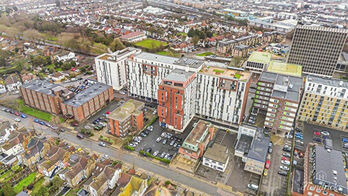 2 Bedroom Flat For Sale In Victoria Avenue, Southend-On-Sea, SS2