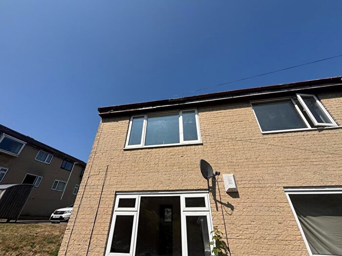 1 Bedroom Flat To Rent In Thornes Park, Brighouse, HD6