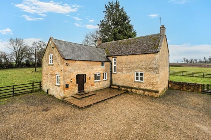 4 Bedroom Detached House To Rent In Stratford Road, Moreton-in-Marsh, GL56