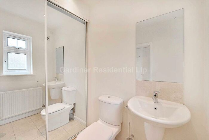 4 Bedroom Semi-Detached House To Rent In Argyle Road, London, W13