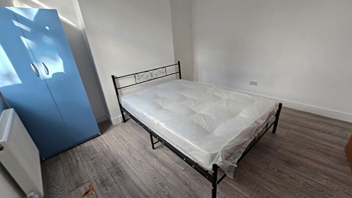 2 Bedroom Maisonette To Rent In Manbey Park Road, London, E15