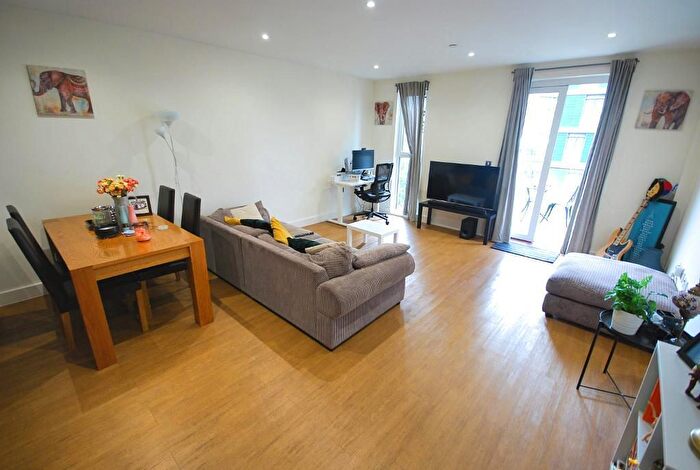 1 Bedroom Flat To Rent In Aylesbury House, Hatton Road, Wembley, Middlesex, HA0