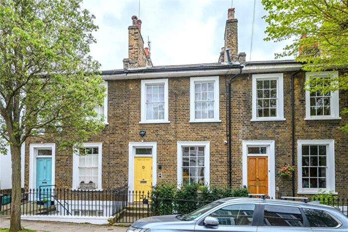 3 Bedroom Terraced House For Sale In Ripplevale Grove, London, N1