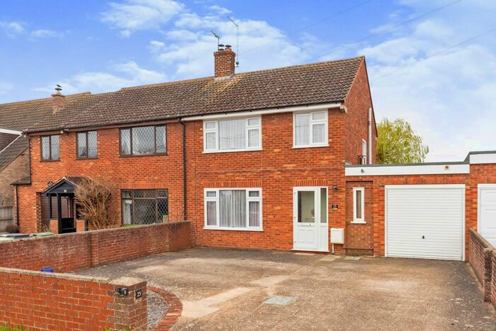3 Bedroom Semi-Detached House For Sale In Hanscombe End Road, Shillington, Hitchin, Bedfordshire, SG5