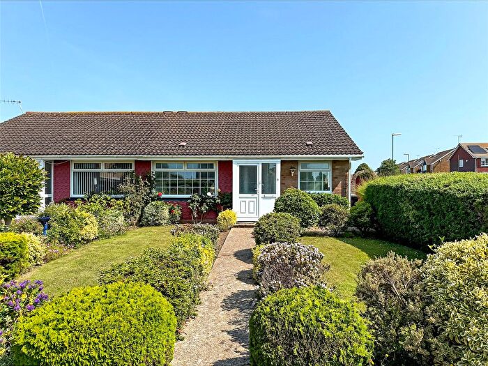 2 Bedroom Bungalow For Sale In Parkside Avenue, Littlehampton, West Sussex, BN17