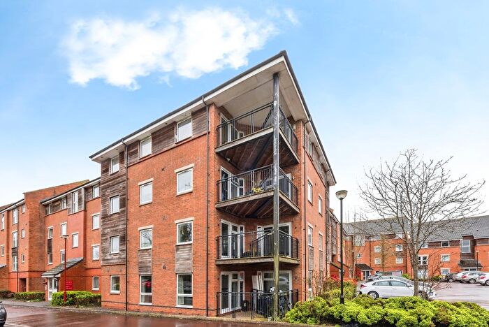 2 Bedroom Flat For Sale In Celsus Grove, Swindon, Wiltshire, SN1