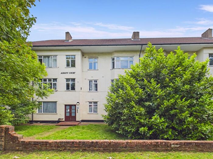 2 Bedroom Flat For Sale In Albany Court Blundell Road, Edgware, Middlesex, HA8