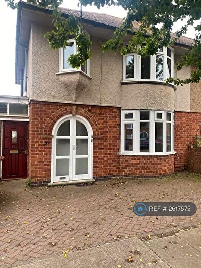 3 Bedroom Semi Detached House To Rent In Winchester Road, Northampton, NN4