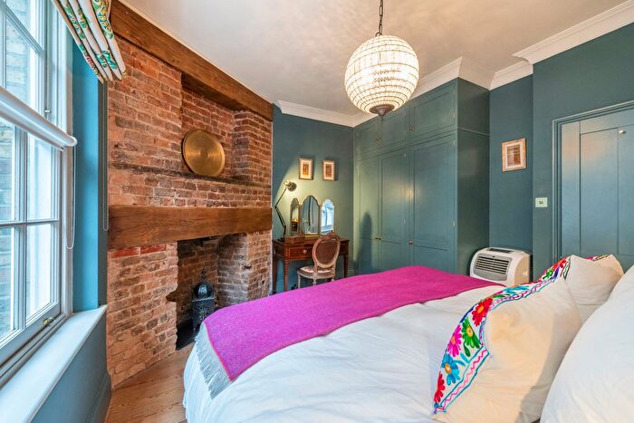 1 Bedroom Flat For Sale In Monmouth Street, Seven Dials, WC2H