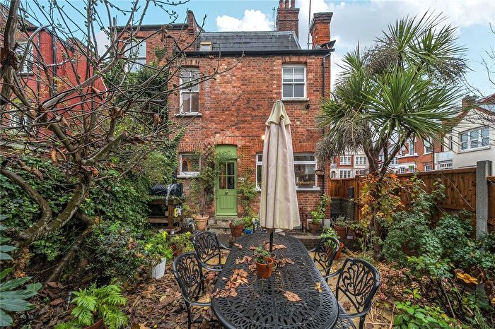 2 Bedroom End Terrace House For Sale In Rathcoole Gardens, London, N8