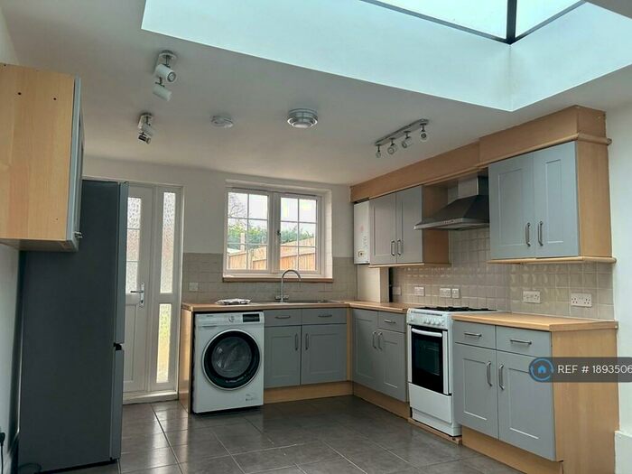 2 Bedroom Terraced House To Rent In Collingwood Road, Sutton, SM1