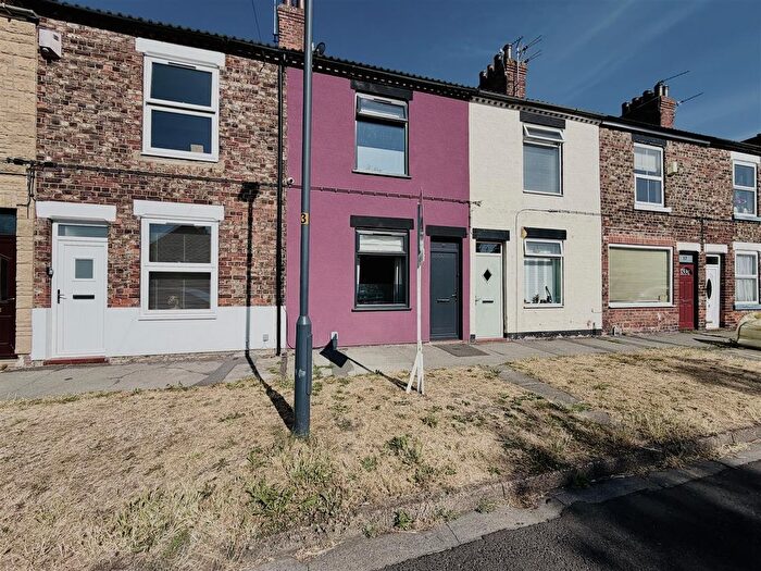 3 Bedroom Terraced House For Sale In Woodville Terrace, Selby, YO8