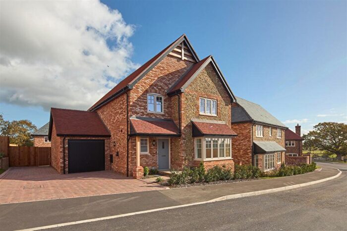 4 Bedroom Detached House For Sale In Blackfriars Lane, Arundel, BN18