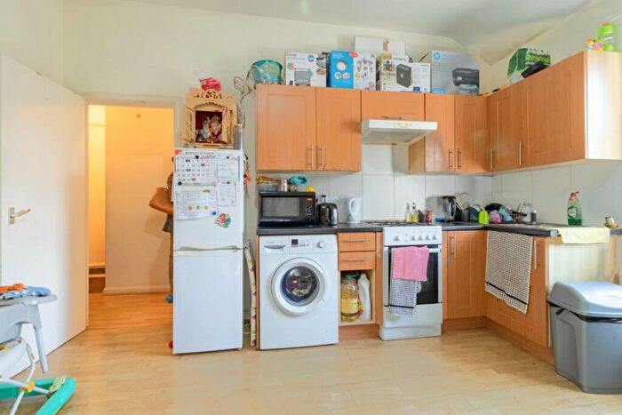 1 Bedroom Flat To Rent In High Street, High Barnet, EN5