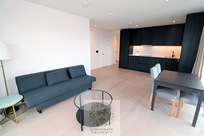 2 Bedroom Apartment To Rent In Hawksbury Heights, Hewson Way, London, SE17