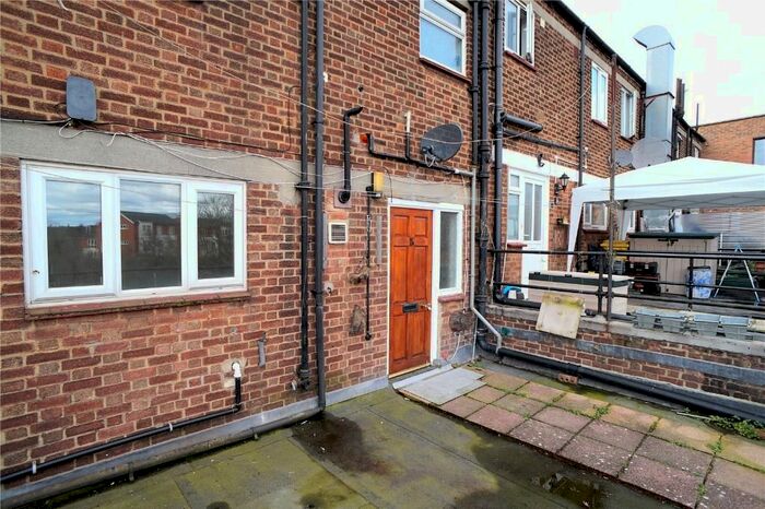 3 Bedroom Flat To Rent In Chatsworth Parade, Petts Wood, Orpington, BR5