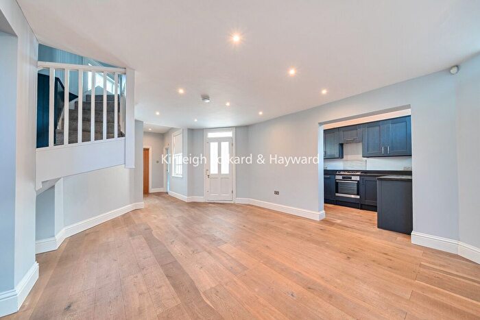 2 Bedroom Detached House To Rent In Willoughby Lane, Bromley, BR1