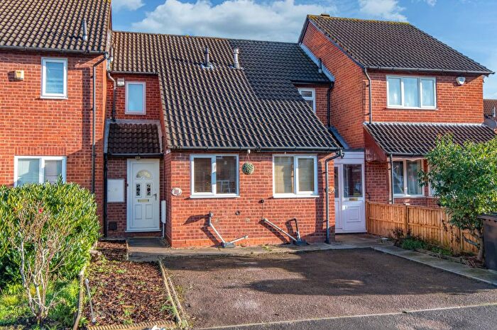 1 Bedroom Terraced House For Sale In Mayfield Close, Catshill, Bromsgrove, Worcestershire, B61