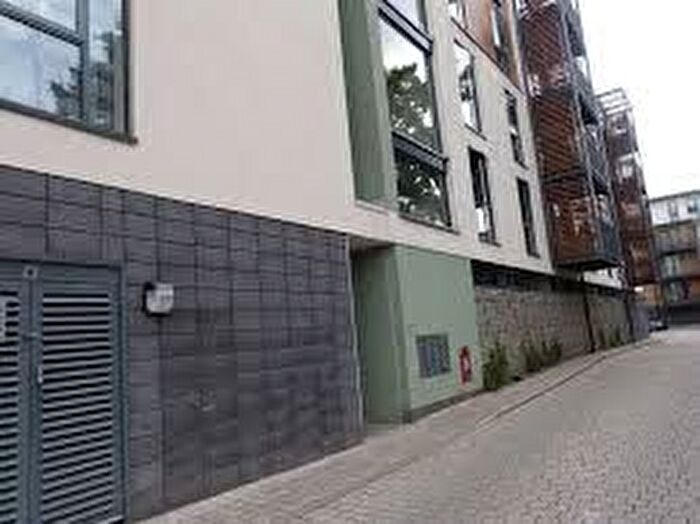 2 Bedroom Flat To Rent In Lingard Avenue, London, NW9