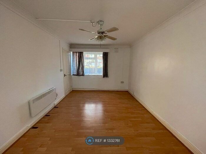 1 Bedroom Flat To Rent In Yenton Court, Erdington, Birmingham, B24