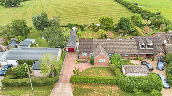 3 Bedroom Bungalow For Sale In Wood End Lane, Pertenhall., MK44