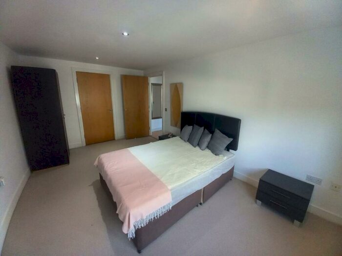 2 Bedroom Apartment To Rent In Clarence House, The Boulevard, Leeds, West Yorkshire, LS10