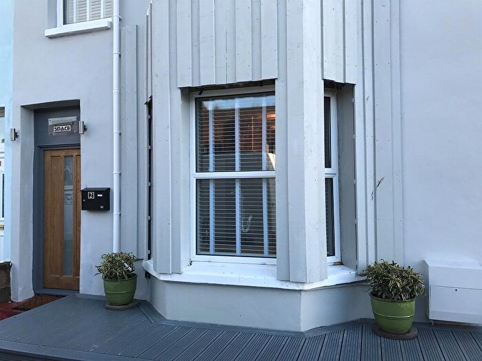 6 Bedroom Terraced House For Sale In Cambridge Road, Eastbourne, BN22