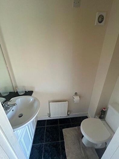 3 Bedroom Detached House To Rent In Chalkdown, Luton, LU2