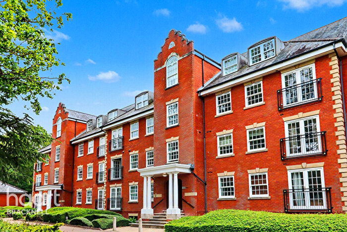 3 Bedroom Apartment For Sale In Montague Close, Wokingham, RG40