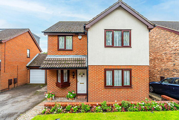 3 Bedroom Detached House For Sale In Darwin Close, Valley Road, St. Albans, Hertfordshire, AL3