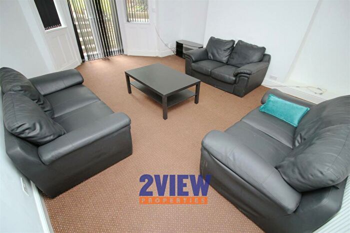 7 Bedroom House To Rent In Ash Grove, Hyde Park, Leeds, LS6