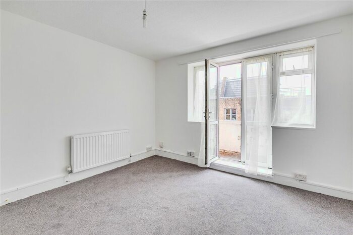 2 Bedroom Flat To Rent In Robinson Court, St Marys Path, N1