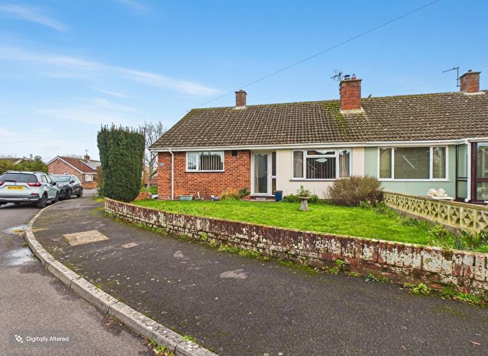 3 Bedroom Semi-Detached Bungalow For Sale In Southview Road, Bridgwater, TA7