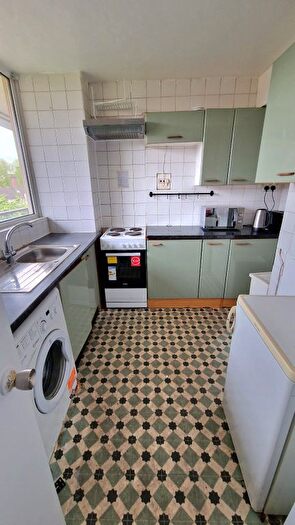 5 Bedroom Maisonette To Rent In Key Close, London, E1