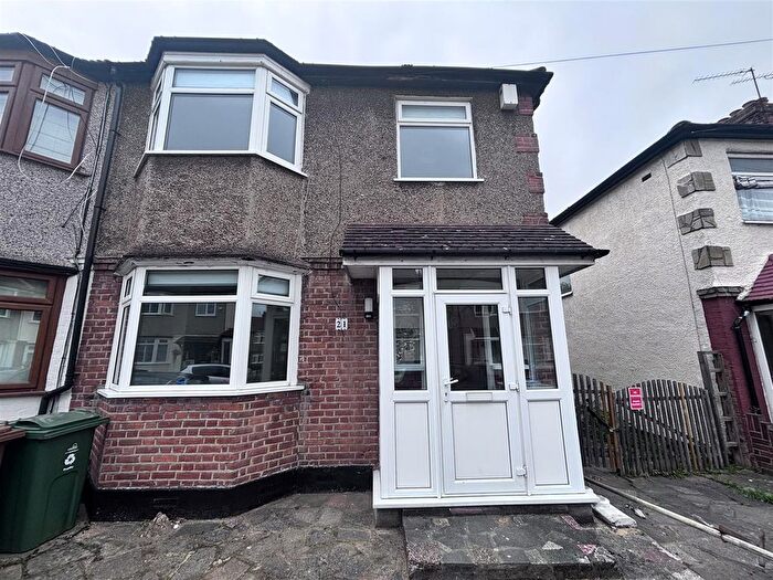4 Bedroom Property To Rent In St. John's Road, London, E4