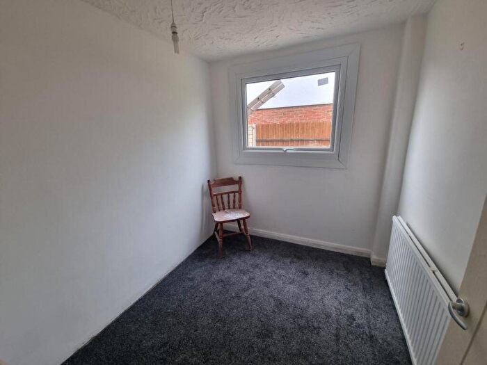 3 Bedroom End Of Terrace House For Sale In Manor Avenue, Pitsea, Basildon, Essex, SS13