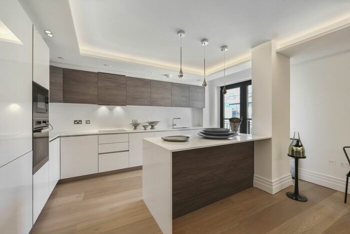 3 Bedroom Flat To Rent In Kensington Gardens Square, London, W2