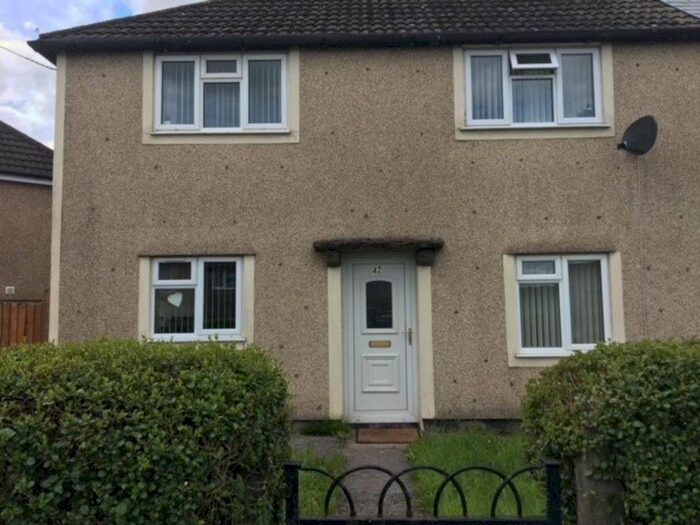 3 Bedroom Property To Rent In Gwaunmiskin Road, CF38
