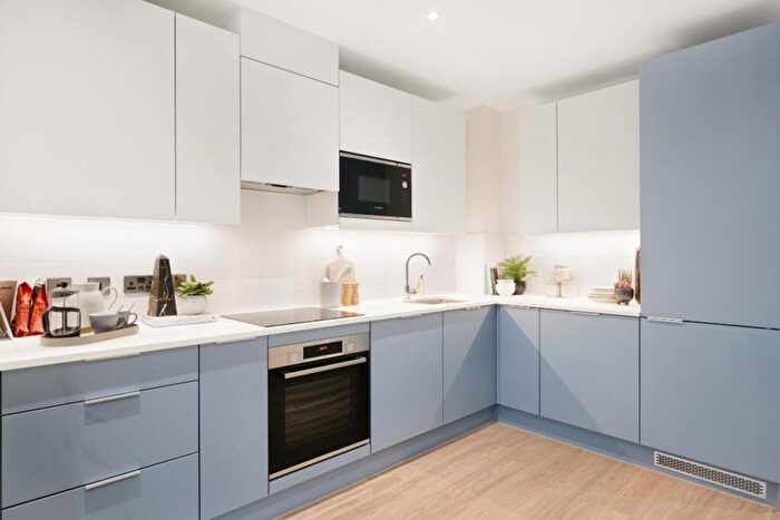 2 Bedroom Flat To Rent In The Oakgate, Randalls Way, KT22